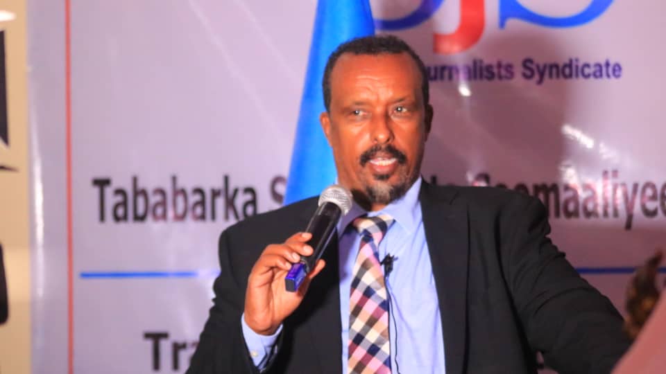 Wasiirka Warfaafinta, Dhaqanka iyo Dalxiiska ee Galmudug, Axmed Shire Falagle oo hadal ka jeediyay furitaanka tababarka 9 June, 2022. | SAWIRKA/SJS.