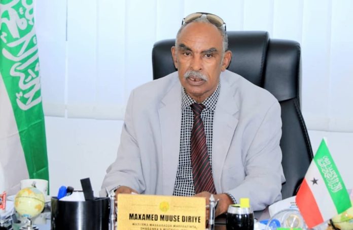 Somaliland Minister of Information, Mohamed Muse Dirie instructs local TV stations to prioritize Somaliland related news over reports of events in Somalia during a meeting with TV heads on Monday 09 September, 2019.