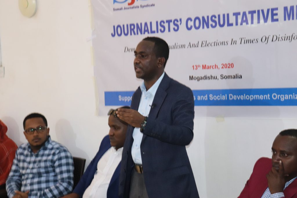 Abdalle Ahmed Mumin, Secretary General of SJS speaks during the journalists' consultative meeting in Mogadishu, Friday 13 March, 2020.