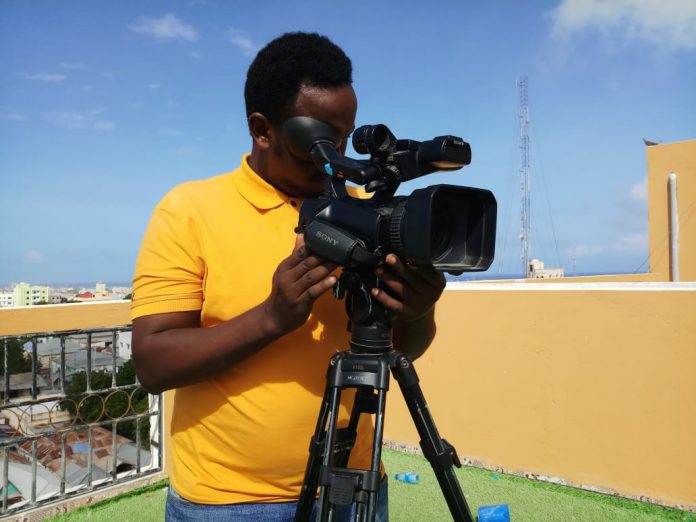 SBC TV journalist, Abdullahi Mohamed Sheikhdon was assaulted and briefly detained while on assignment to cover Covid-19 awareness campaign in Mogadishu on Thursday 21 May, 2020.