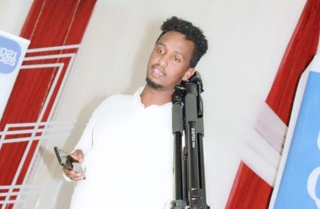 Radio Simba reporter, Mohamud Nur Mohamud beaten and denied access while trying to cover a bomb blast in Bakaro market,  Mogadishu on 13 January, 2021. | PHOTO/ SJS / Courtesy Radio Simba Facebook Page.