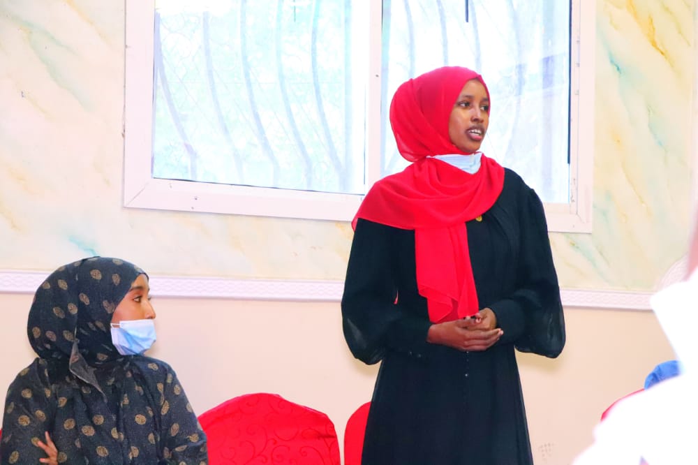 Kiin Hassan Fakad, a freelance human rights reporter speaks at the conclusion of a three-day human rights journalism training in Kismayo, Thursday 23 September 2021. | PHOTO CREDIT/SJS.