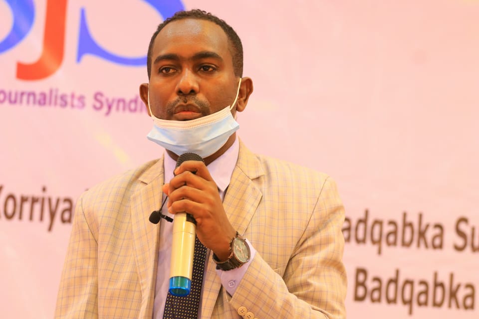 SJS Secretary General, Abdalle Ahmed Mumin speaks at the wrap up of a three-day training in Galkayo, Mudug on Thursday 9 September, 2021. | PHOTO CREDIT/SJS.