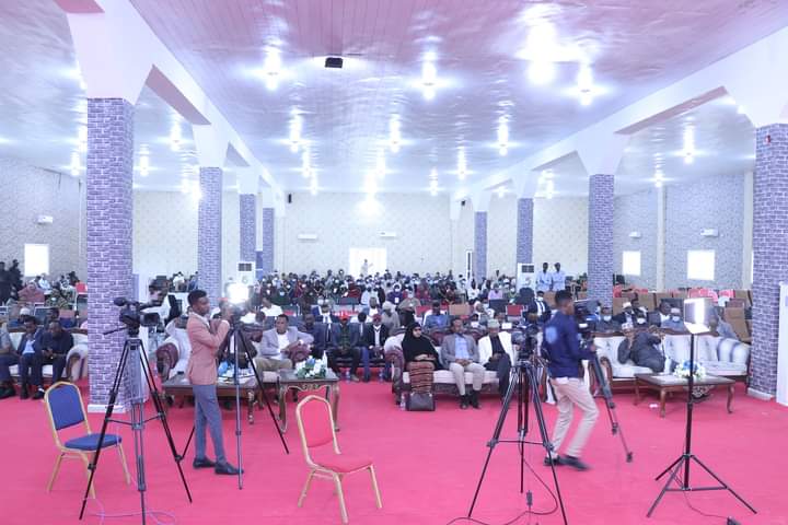 Journalists at the Daawad hall, Kismayo, where election of Somali Parliament's Lower House seats were held on 28 December, 2021. | PHOTO/SJS/Courtesy.