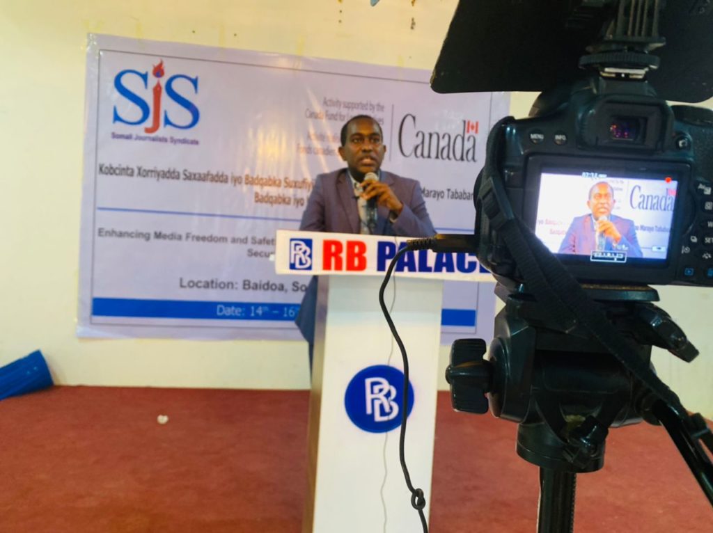 SJS Secretary General, Abdalle Ahmed Mumin, speaks at the conclusion of three-day journalists safety training supported by Canada Fund for Local initiatives (CFLI) in Baidoa, on Wednesday 16 February, 2022. |PHOTO/SJS.