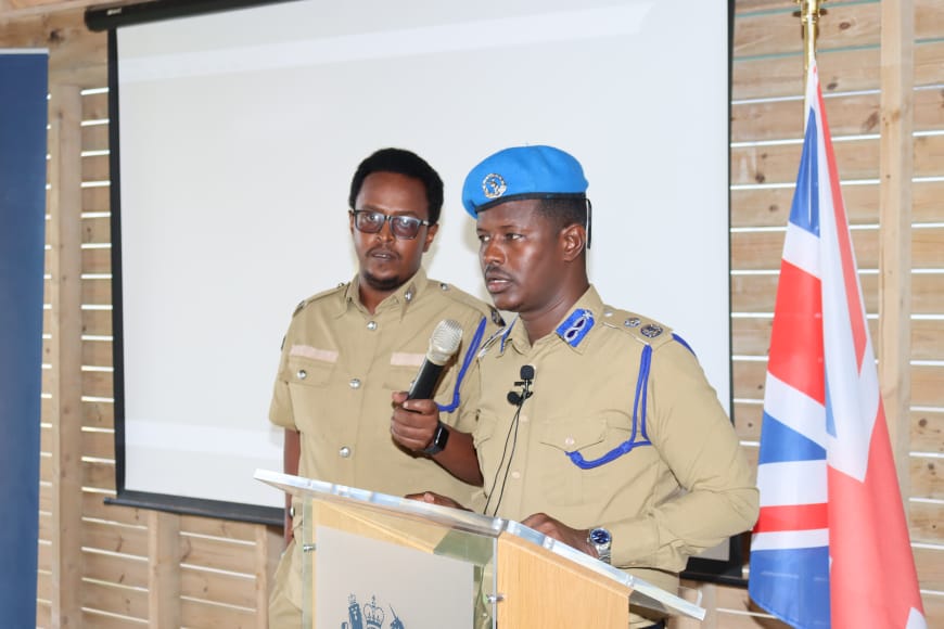 Banadir Police Deputy Commander, Col. Said Baryare speaks at the conclusion of journalists training in Mogadishu on Tuesday 24 May, 2022. | PHOTO/SJS.