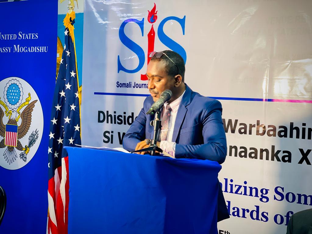 SJS Secretary-General, Abdalle Ahmed Mumin, speaks during the conclusion of a three-day journalists training supported by the U.S Embassy in Mogadishu, on Wednesday, 27 July, 2022. | PHOTO/SJS.